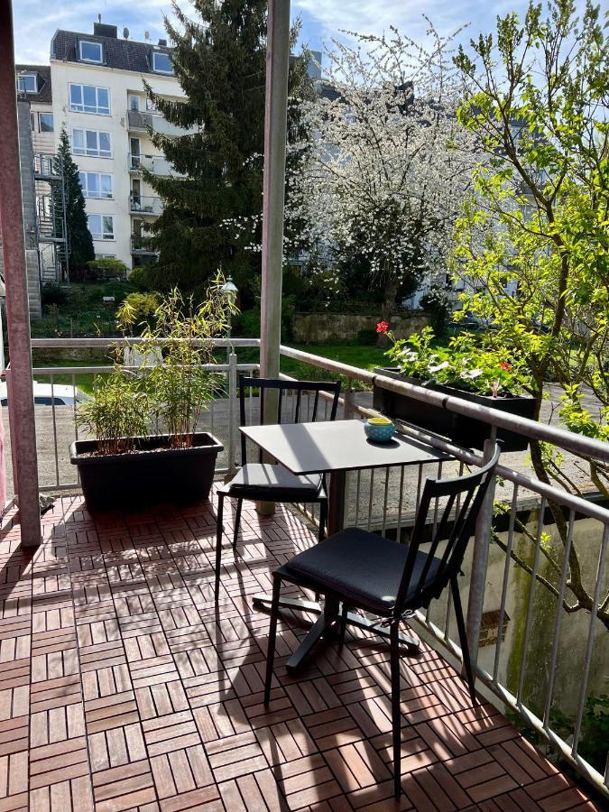 Zentrale Ferienwohnung Mit Balkon In Aachen Eksteriør bilde